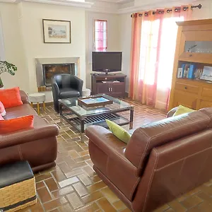 Hébergement de vacances Maison Classée 3 étoiles, Grand Jardin Clos Au Calme Proche Centre Ville, 10 Min Des Plages, Pont-lʼAbbé